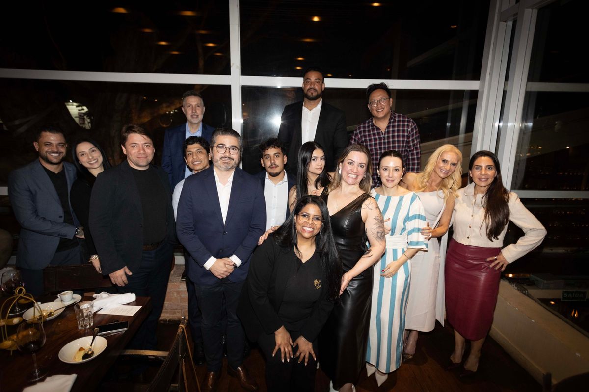 Foto em grupo com todos os participantes do evento